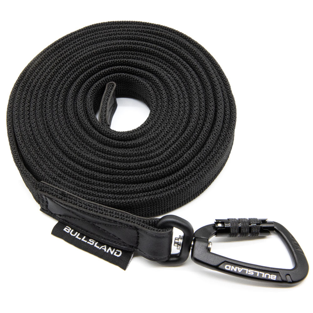 Schwarze Schleppleine mit TWIST-Lock Sicherheitskarabiner, robust und ohne Handgriff.