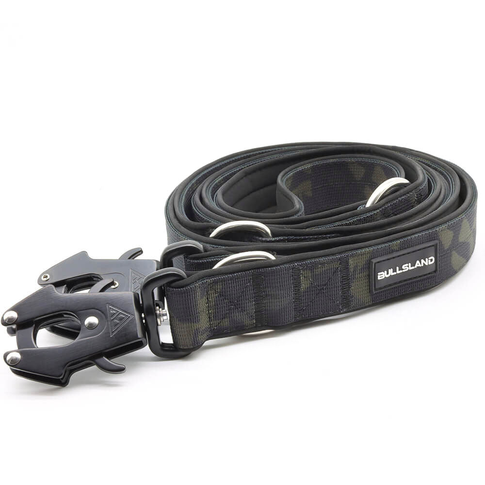 Tactische hondenriem – 3-voudig verstelbaar, robuust en veilig – Zwart camouflage